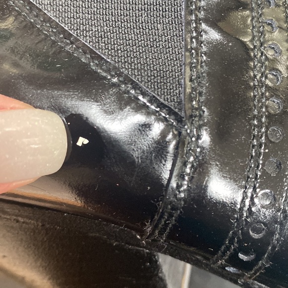 Versace Patent Leather Ankle Boots with Western Flair - A Wardrobe Must-Have! - Picture 14 of 17